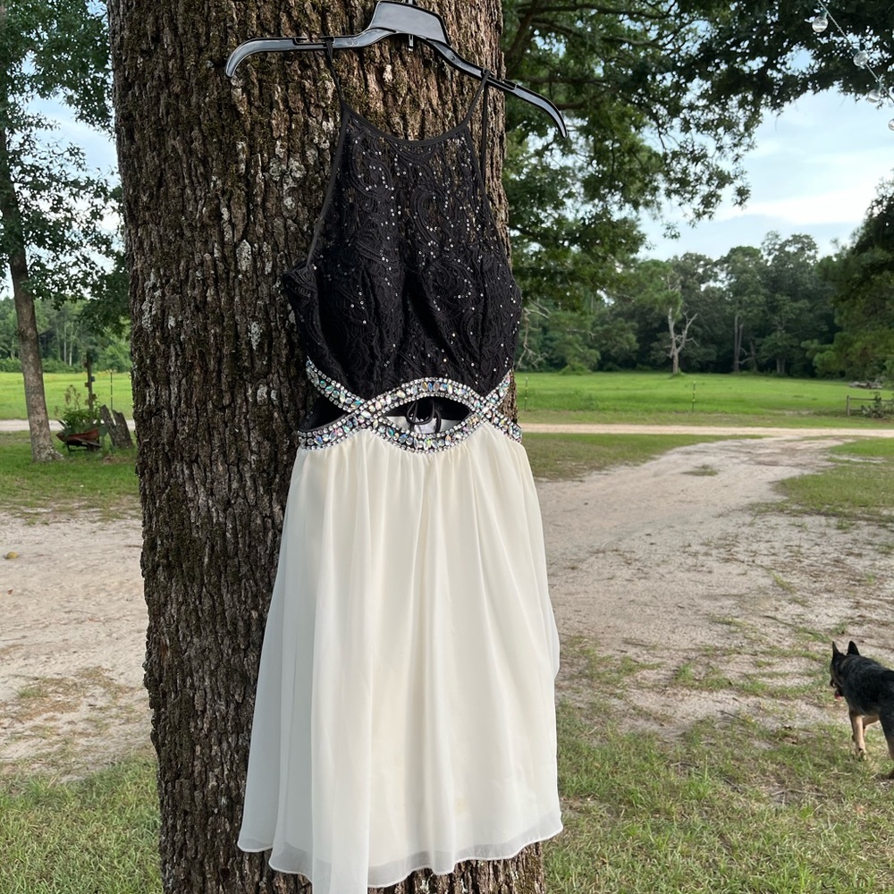 Elegant Black and White Prom Dress